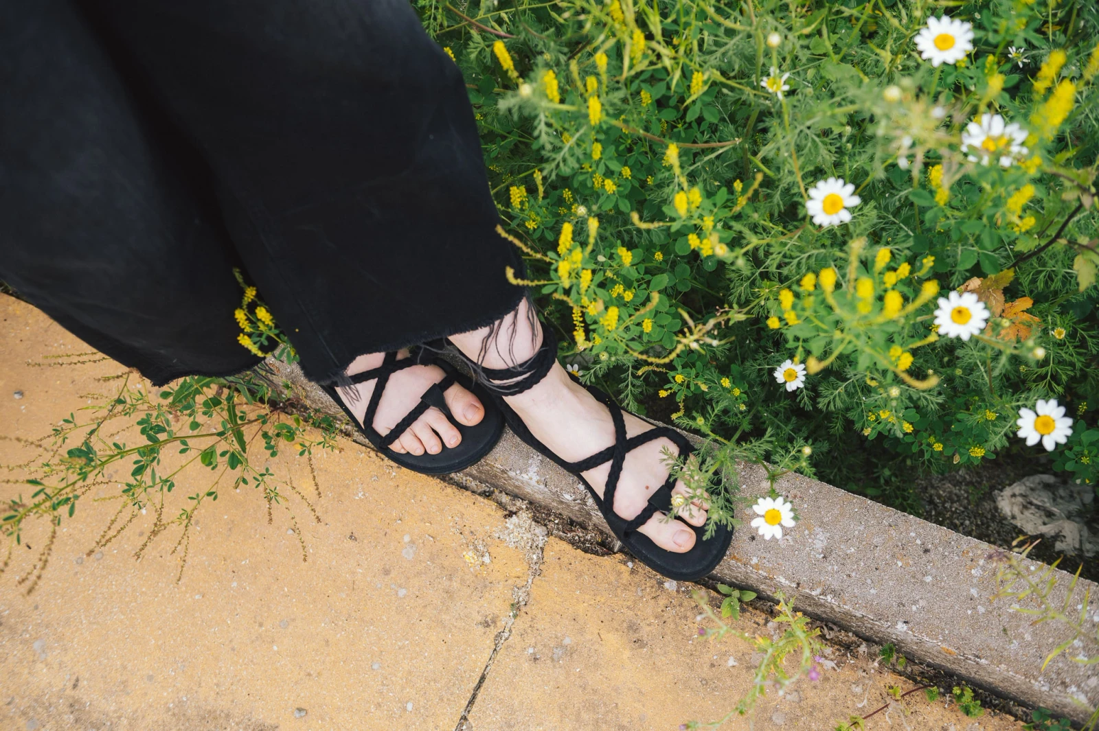 Босоногие сандалии Sambas the bambas Selene — чёрные, фото 14